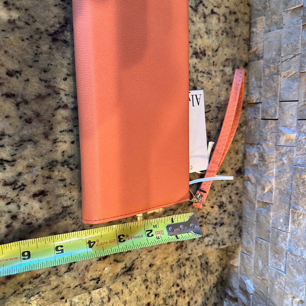 Alyssa Vegan Leather Wristlet BNWT - Picture 7 of 8